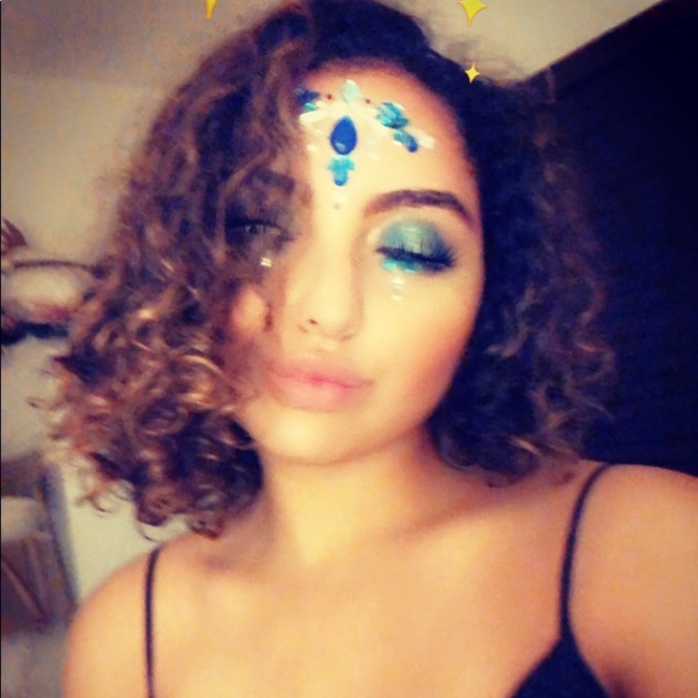 Meet your Posher, Karla